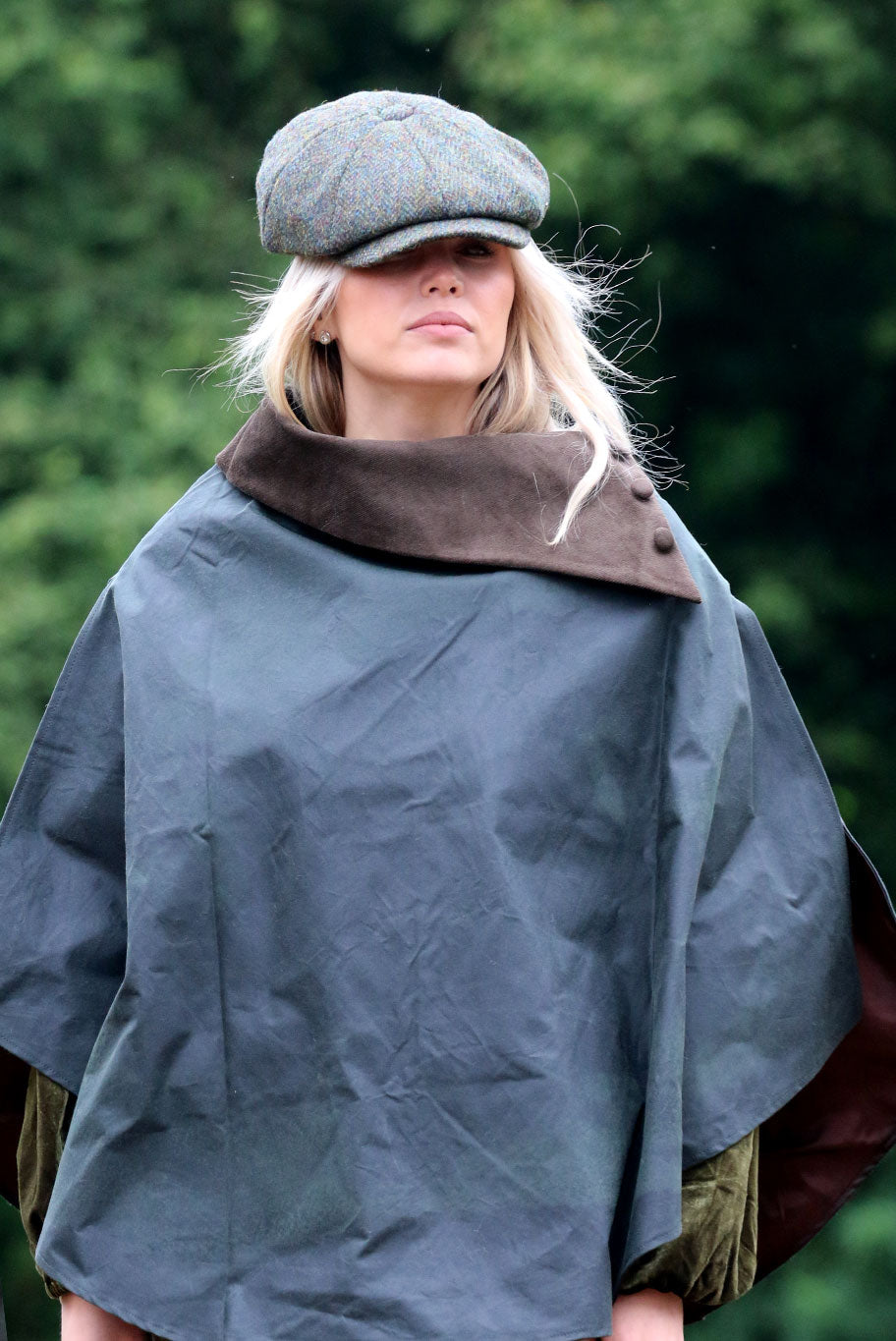 Wax round cape
