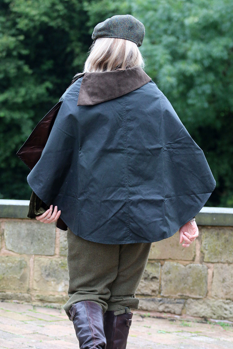 Wax round cape
