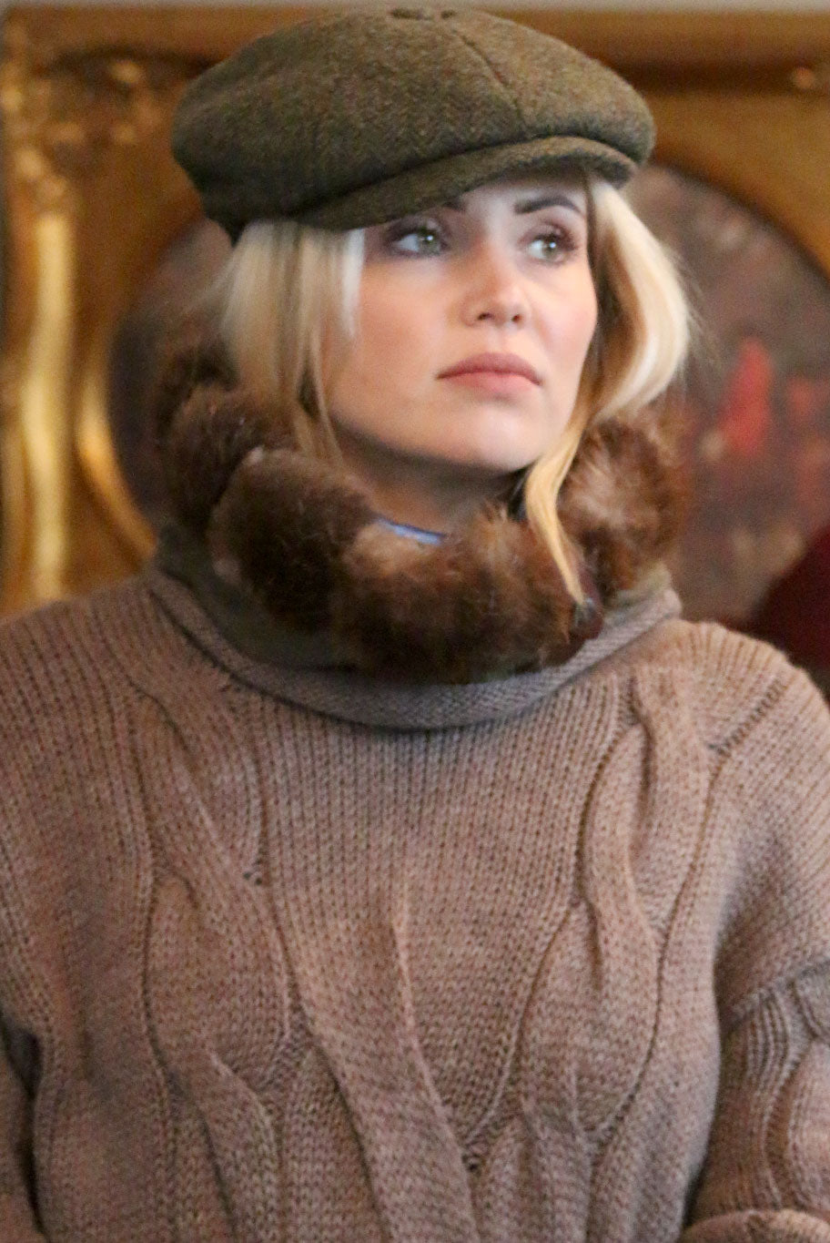 Cheltenham Snood with Mink trim