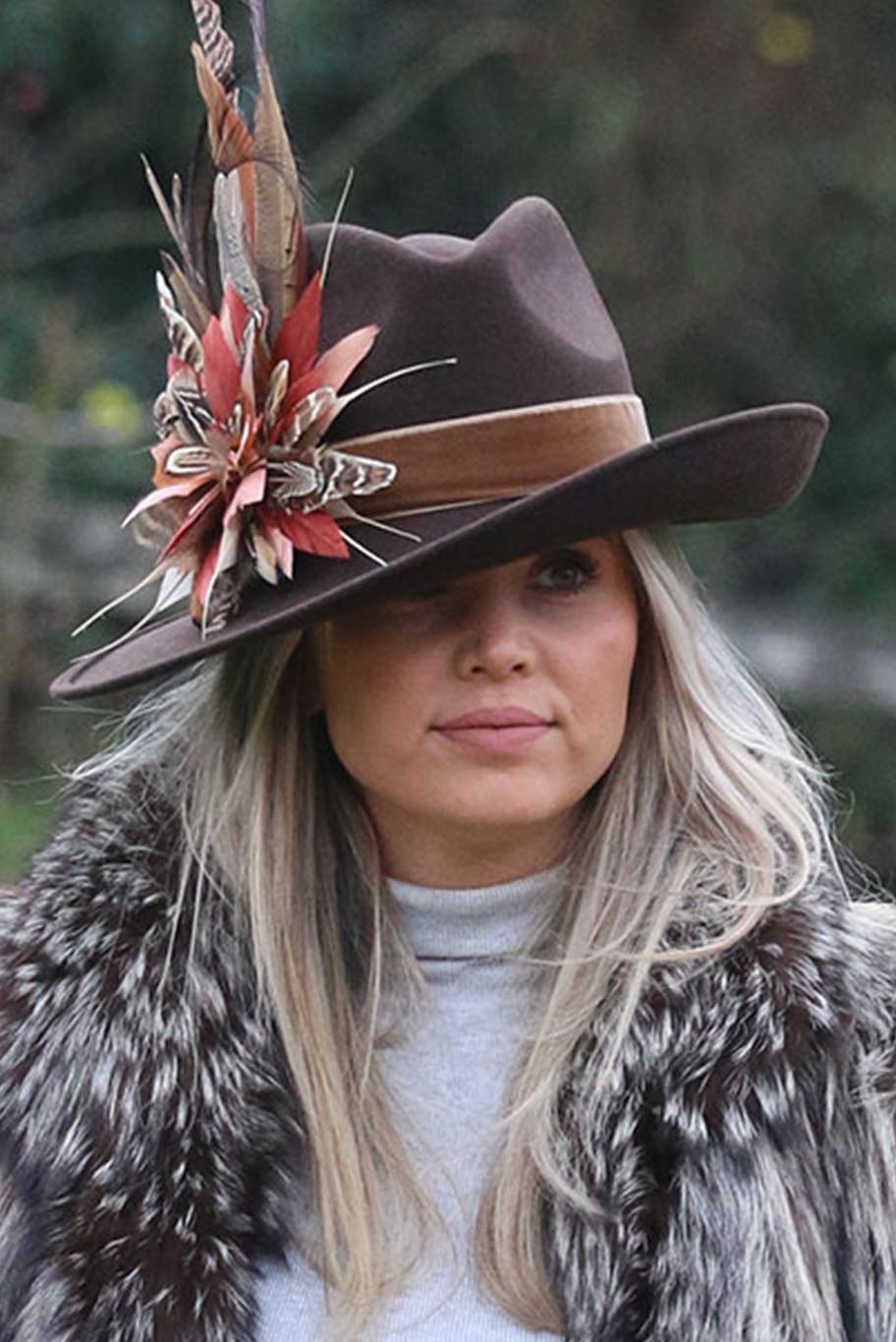 Fedora side sweep hat in dark brown