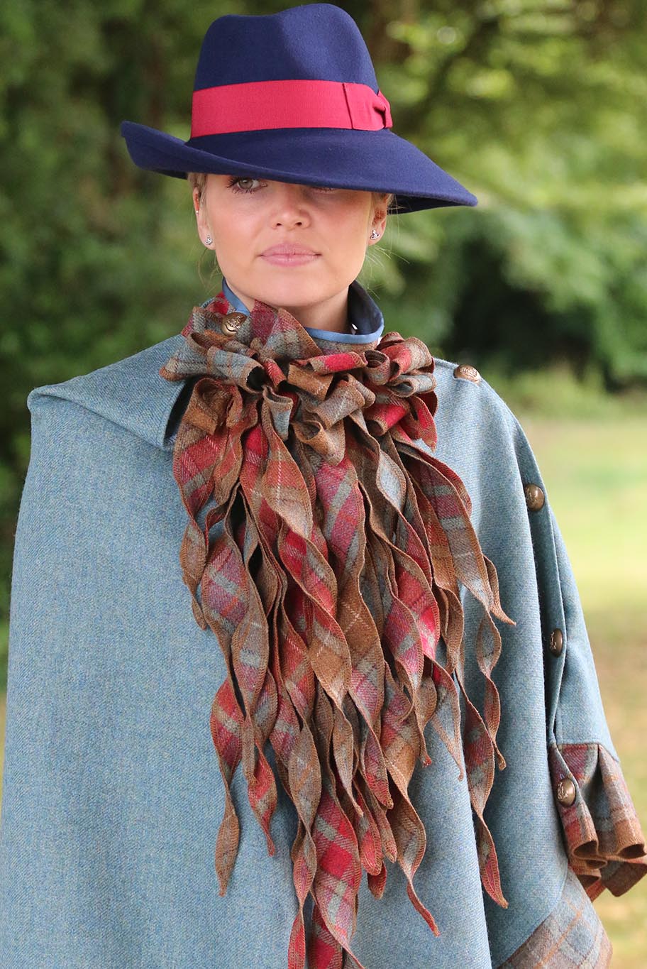 Fedora side sweep hat in navy