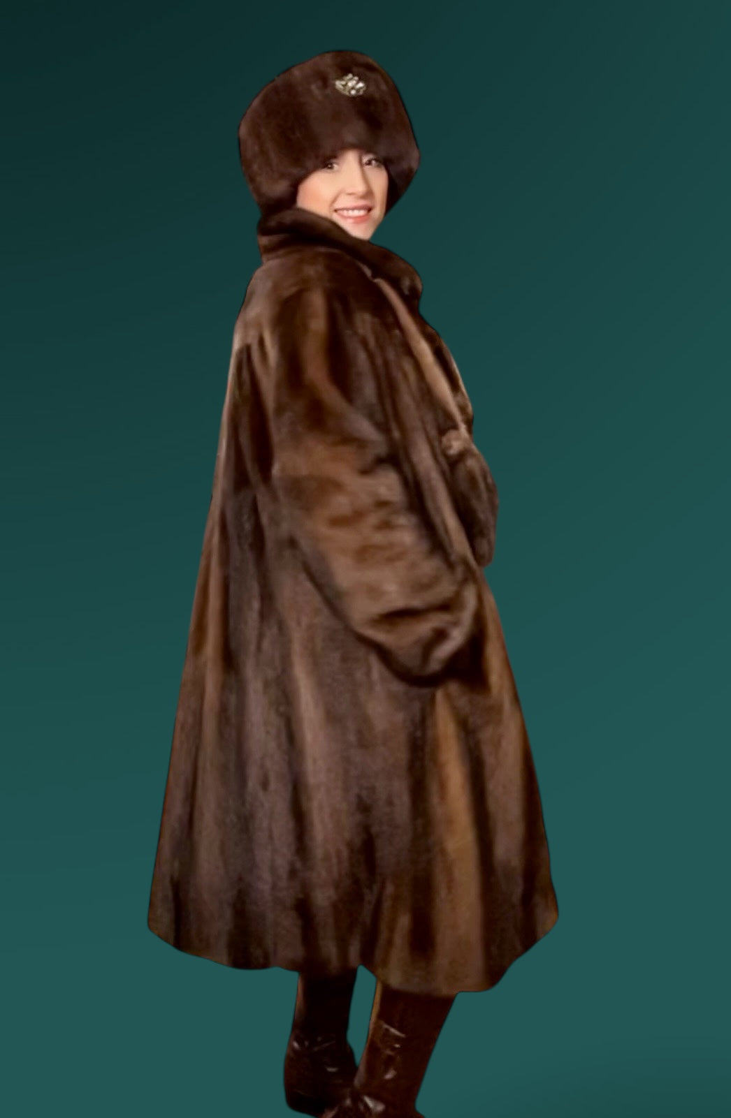 Beautiful vintage saga coat with matching headband