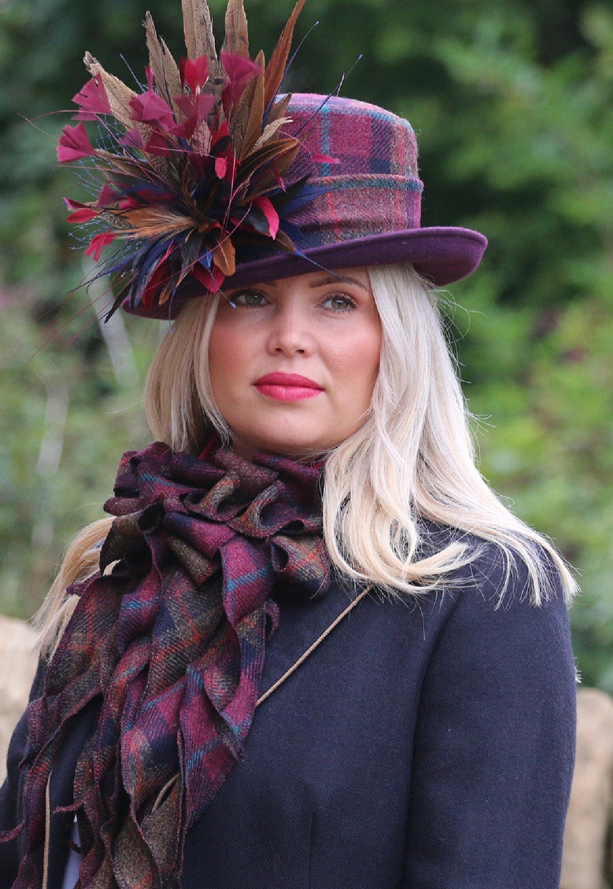 Tweed jabot.