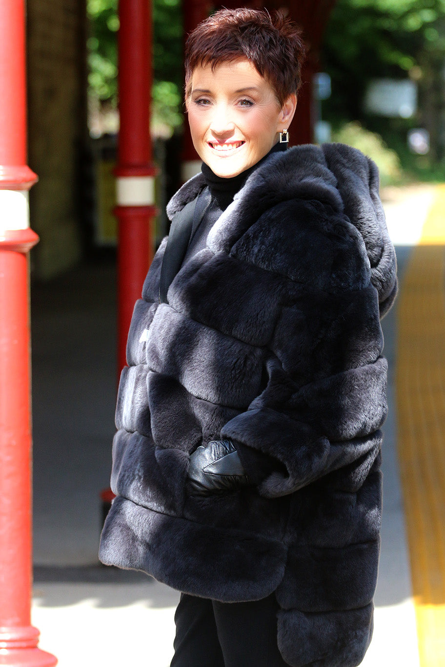 Rex chinchilla jacket with hood in black