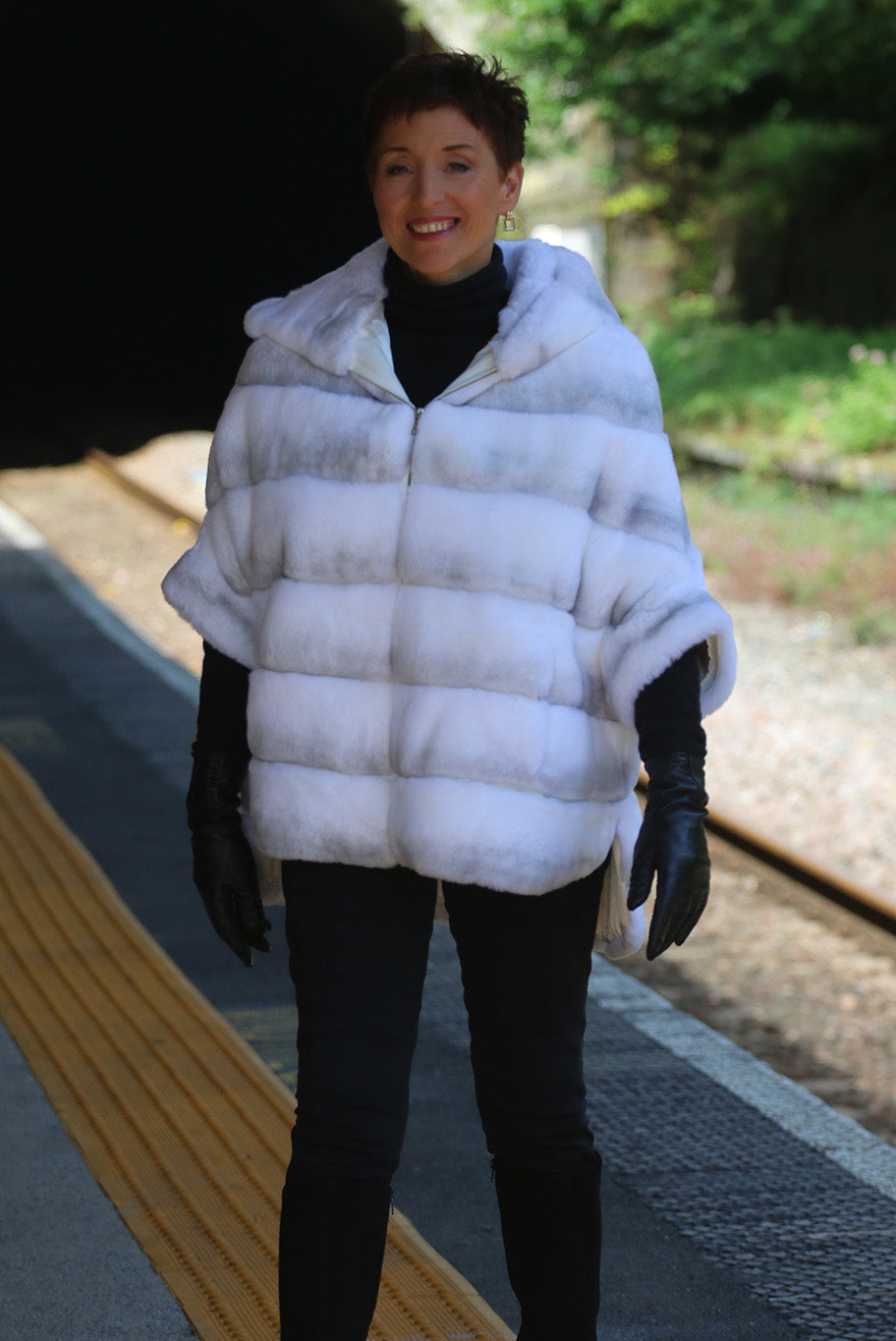 Rex chinchilla jacket with hood in white