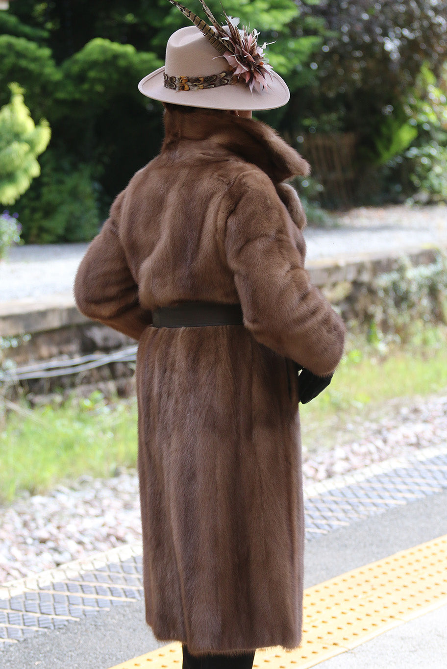 Vintage Saga sable coloured mink coat