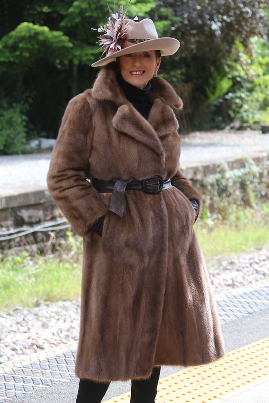 Vintage Saga sable coloured mink coat