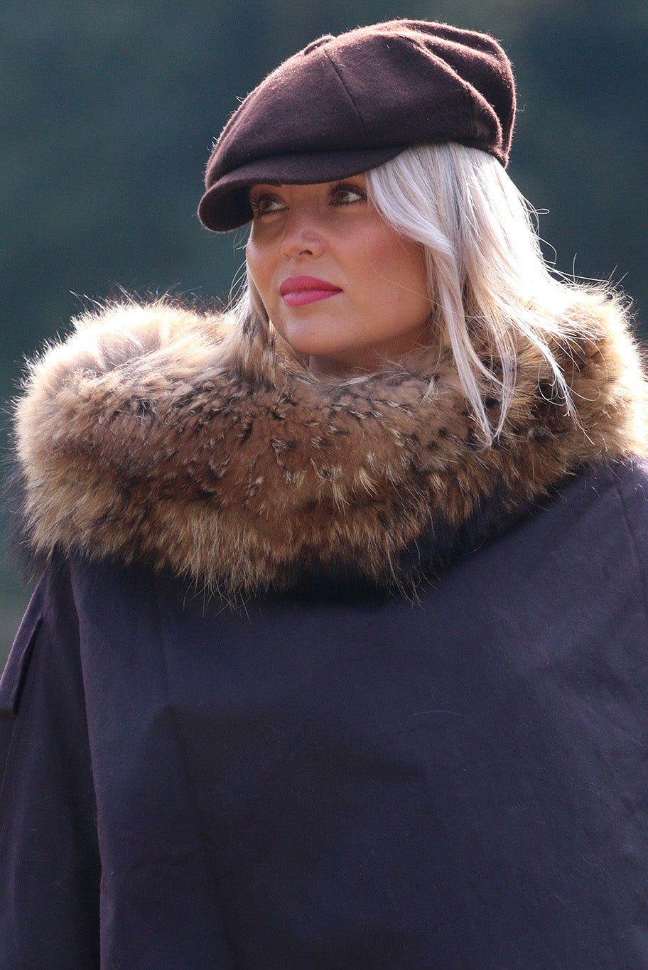 Wax round cape with fox fur collar