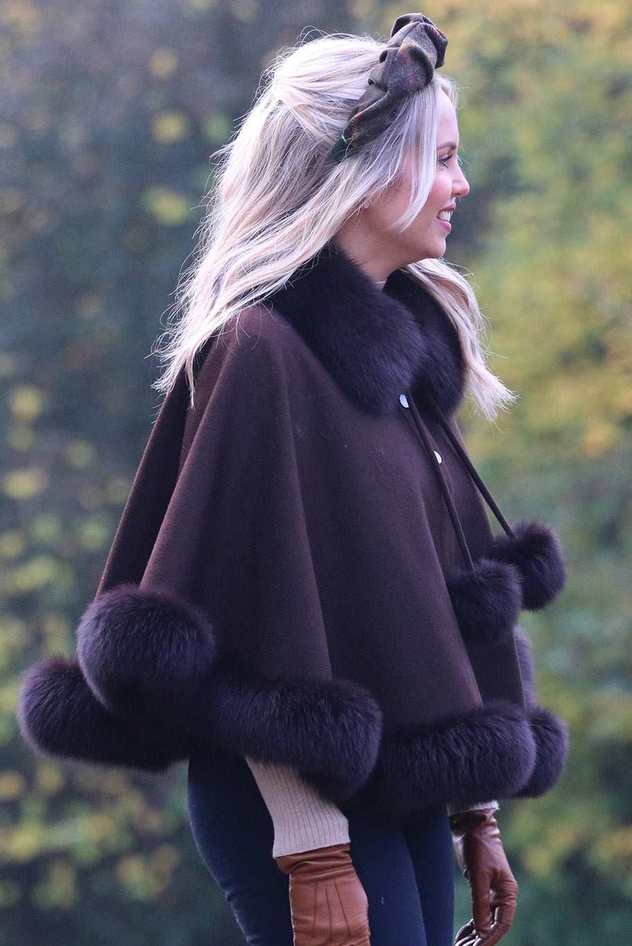 Cashmere wool cape with fox fur detailing