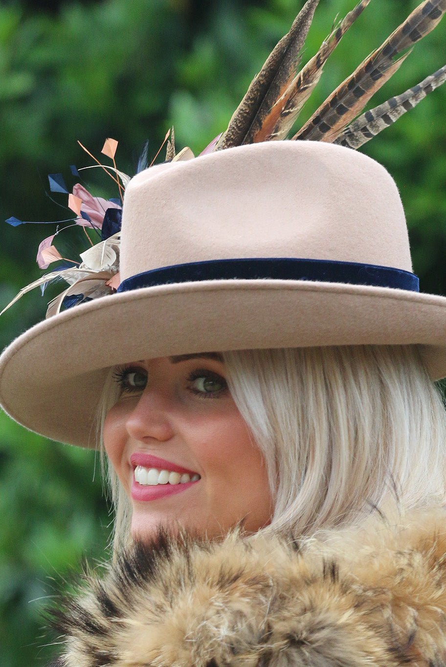 Fedora side sweep hat in camel